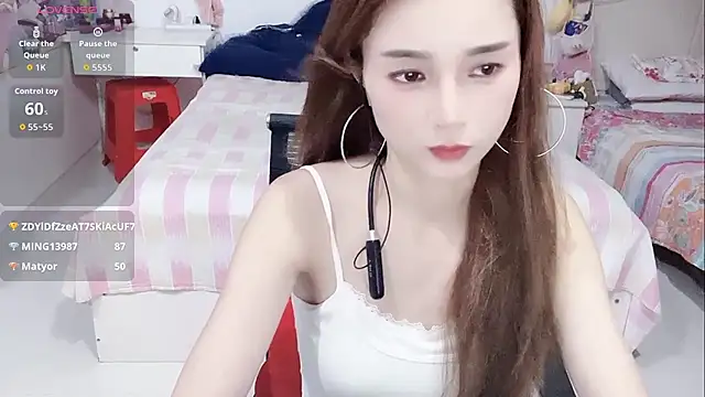 Chat +18 de miaomiao-99 ao vivo