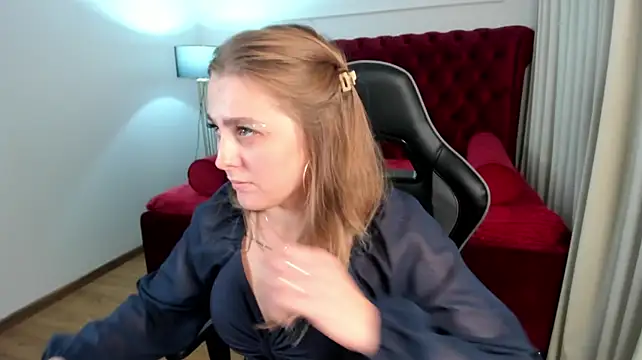 XXX chat uživo modela EllaBells