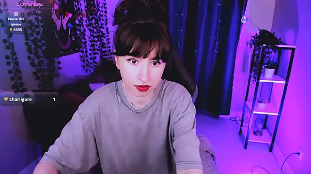 Chat +18 de Lily_xBabe ao vivo