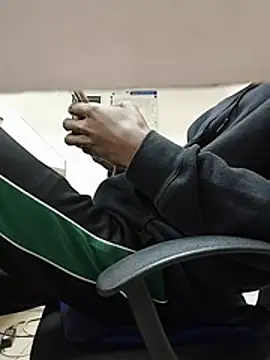 THATHAIRYTALLDUDE's Live XXX Chat