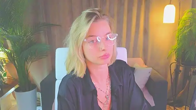 NoraMoreau Live XXX-chat