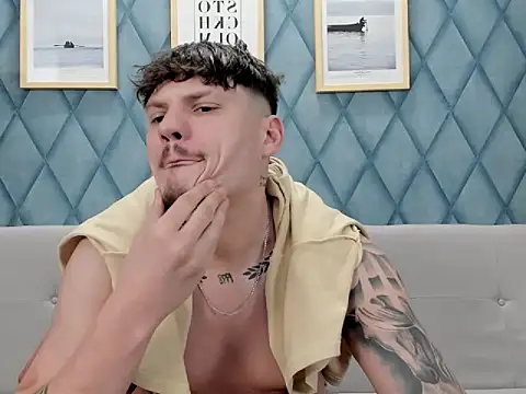 XXX chat uživo modela marioalessio