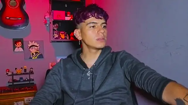 MikeyKuro XXX чат на живо