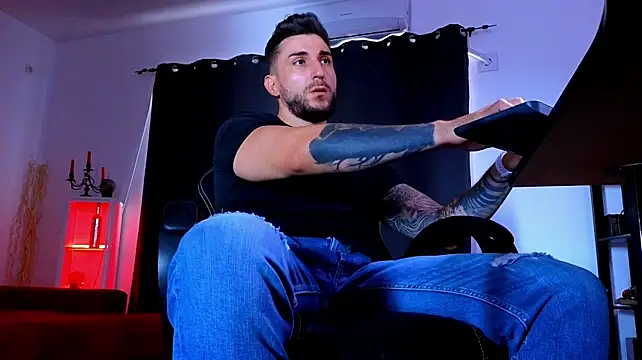 MightyAaron66n Live XXX chat