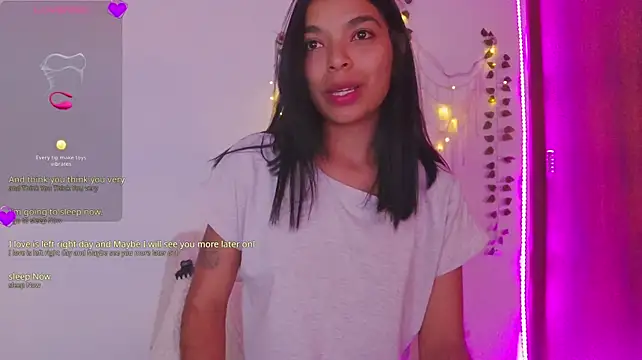 Nicolle_swt - Fingering pussy