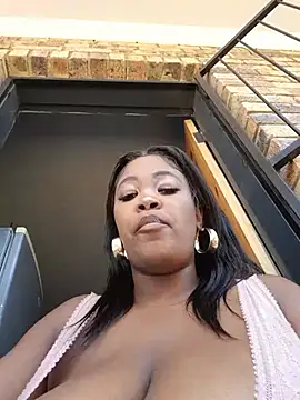 SWEETDOLLY29XX - My man to join me on live