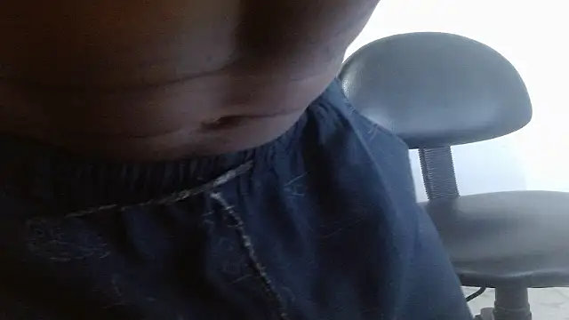 Larry-n-clouds' Live XXX Chat