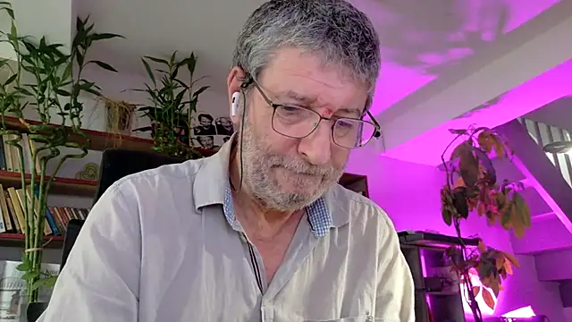 yvanbonar's Live XXX Chat