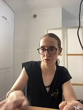 Chat +18 de MartiniiSelenna ao vivo