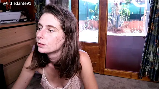 Czat XXX na żywo – LittleMe97