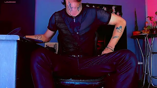 HannibalLester live XXX chat