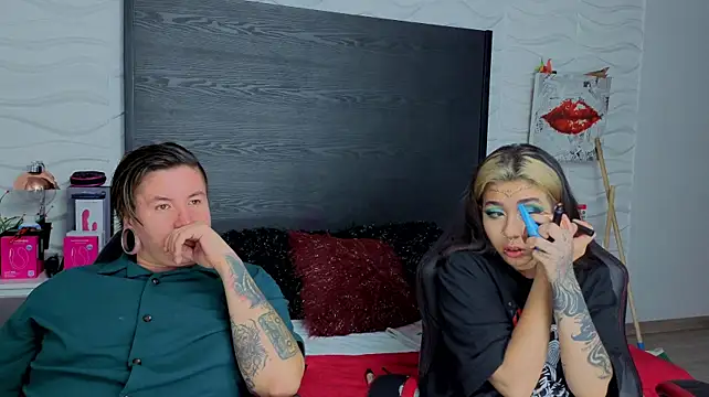 Chat +18 de inkedsinners_ ao vivo