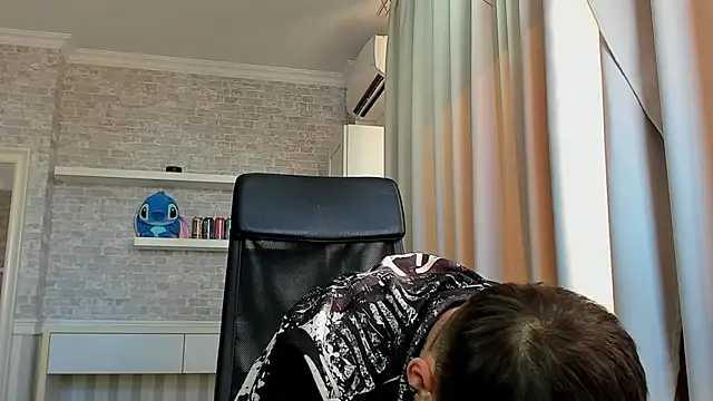 JonahShaw Adlı Modelin Canlı XXX Sohbeti
