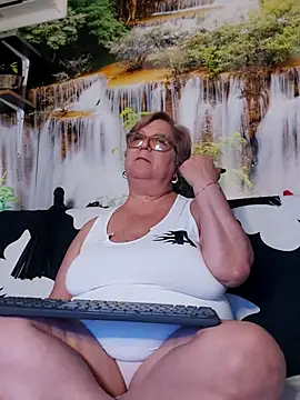 QueenPammy1 Chat XXX live
