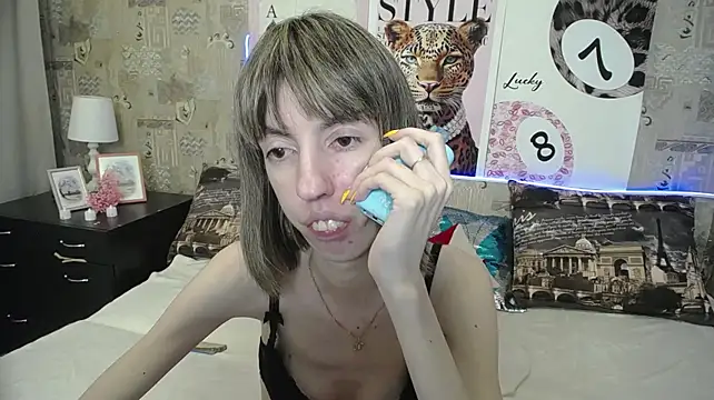 XXX chat uživo modela Unusual_G