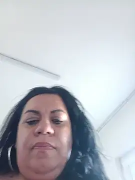 Your_hot_escape - finger my ass