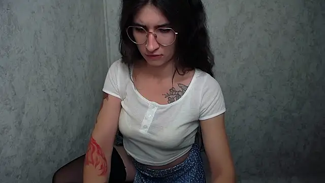 MaryEm976's Live XXX Chat