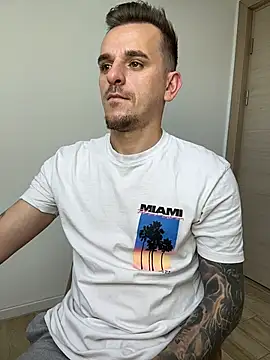 Huge_cock22cm's Webcam Show