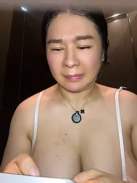 Scarlett-oracle - 不穿内衣哦