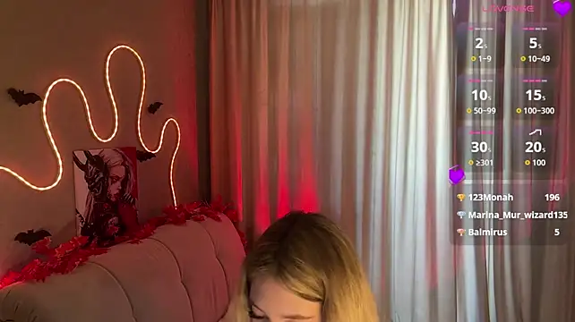 XXX chat uživo modela creamberryy