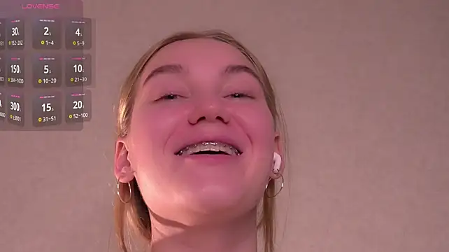 CherryJohnigan élő XXX-chatje