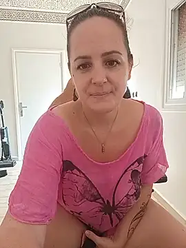 emiliemilf's Live XXX Chat