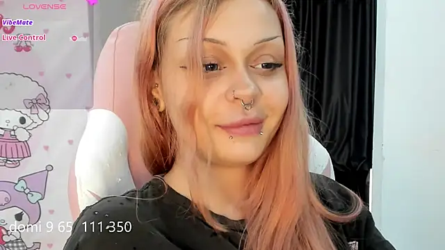MelonyEmo's Live XXX Chat