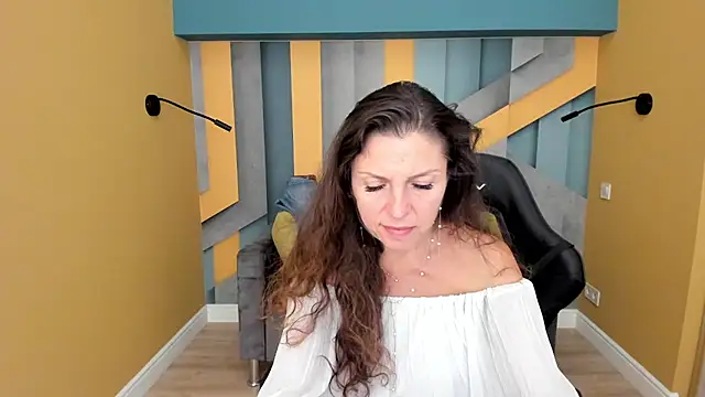 EllaLong's Live XXX Chat