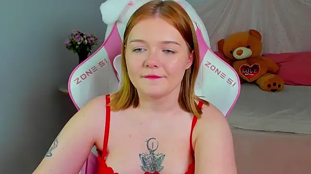 ElinaVale Chat XXX in diretta