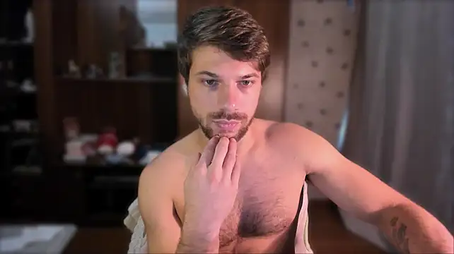 Tony_Wolf Chat XXX in diretta
