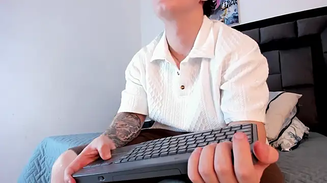 Liam_saint élő XXX-chatje