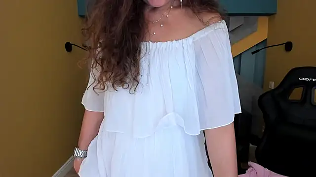 EllaLong Adlı Modelin Canlı XXX Sohbeti