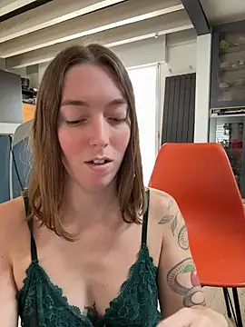 Chat +18 de Daisy_Michto_Officiel ao vivo
