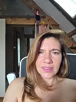 Lina_lou4 Adlı Modelin Canlı XXX Sohbeti