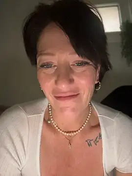 MilfOfDreams লাইভ XXX চ্যাট