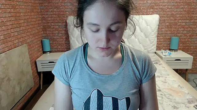 XXX chat uživo modela Holliy_Cooper