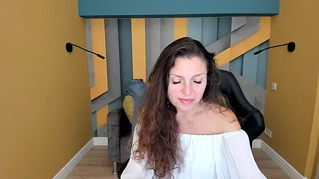 EllaLong élő XXX-chatje