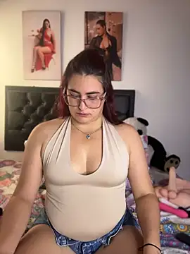 ChloeeLaurent Chat XXX in diretta