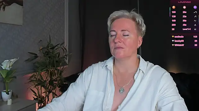 Nika_Smit - take off her panties in a sexy way