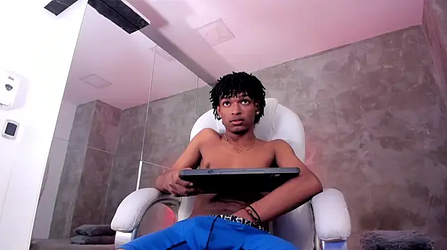 Czat XXX na żywo – Raymond_steel