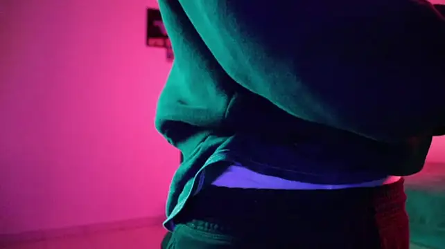 trieone's Live XXX Chat