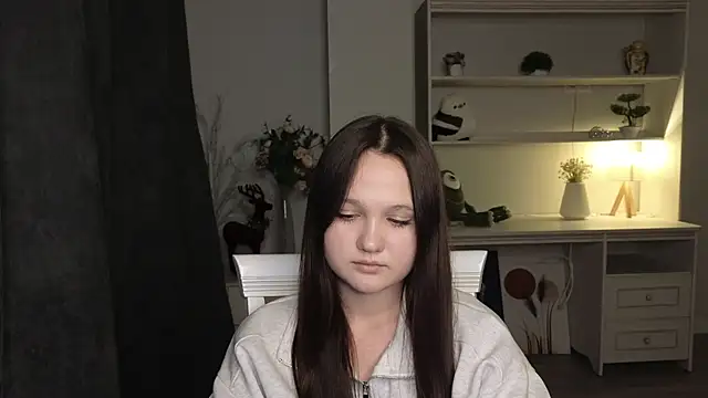 ModestaCavan XXX чат на живо