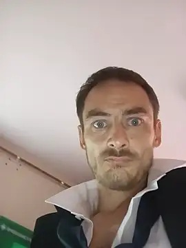AsStraightAsARuler webcam show