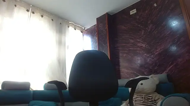 Chatroom XXX en direct de Evangeline_Sc