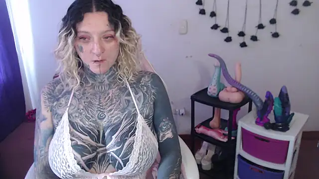 SLOPPYTITSS Live XXX-chat
