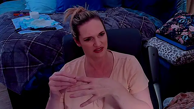 צ'אט XXX בשידור חי של ninajaymes