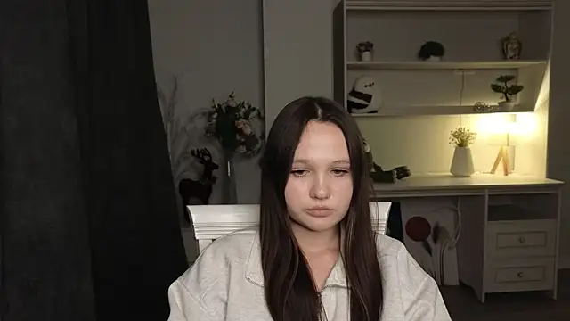ModestaCavan Adlı Modelin Canlı XXX Sohbeti