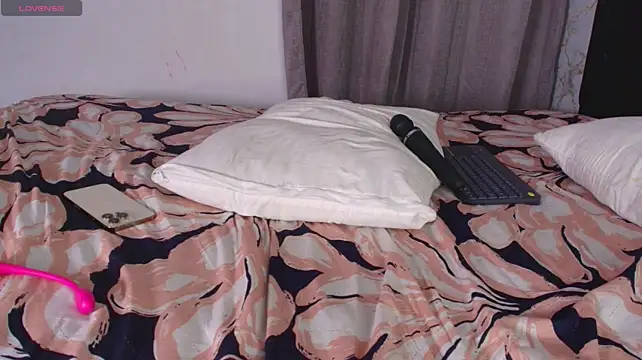 Chat XXX Live cinniaa_