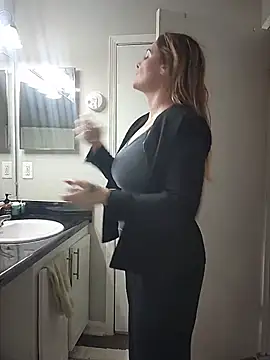 HollyTattoo - Twerk on balcony 🤪
