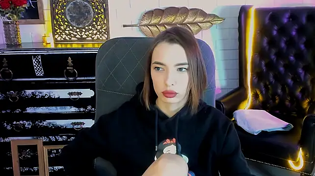 ElzaMadison Adlı Modelin Canlı XXX Sohbeti